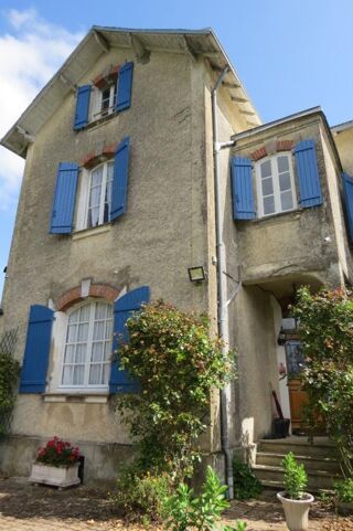  Propriété/château à vendre 8 pièces 162 m²