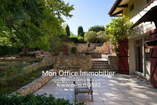  Propriété/château à vendre 8 pièces 270 m²