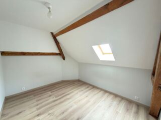  Appartement à louer 4 pièces 76 m²
