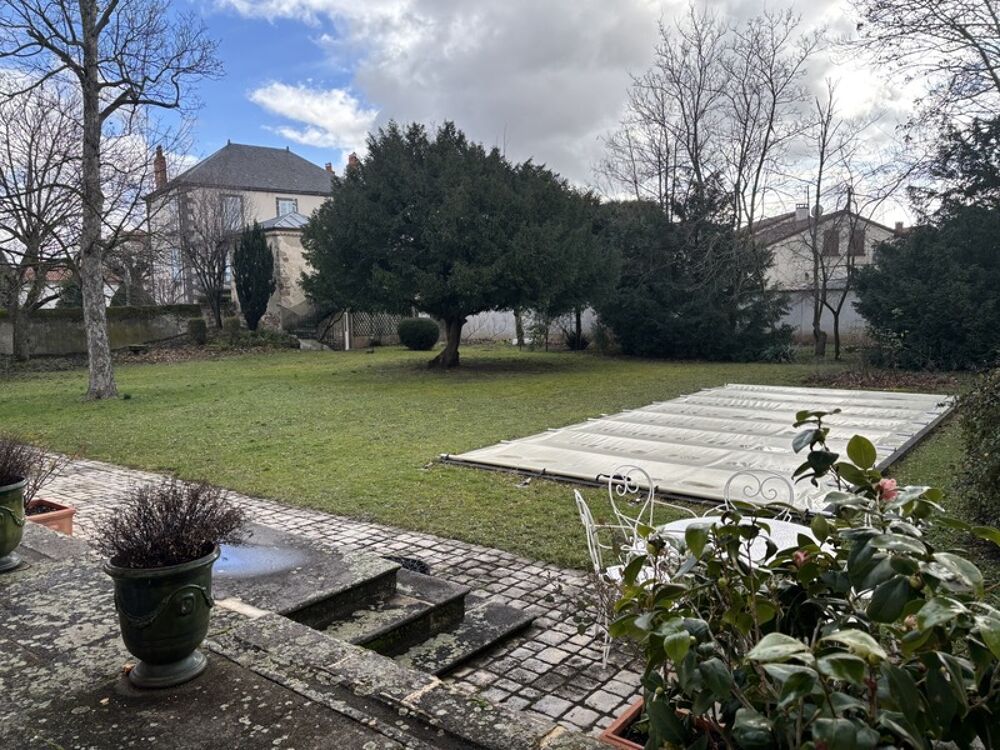 Belle propriété de 1832 de 270 m², terrain clos 1 458 m²