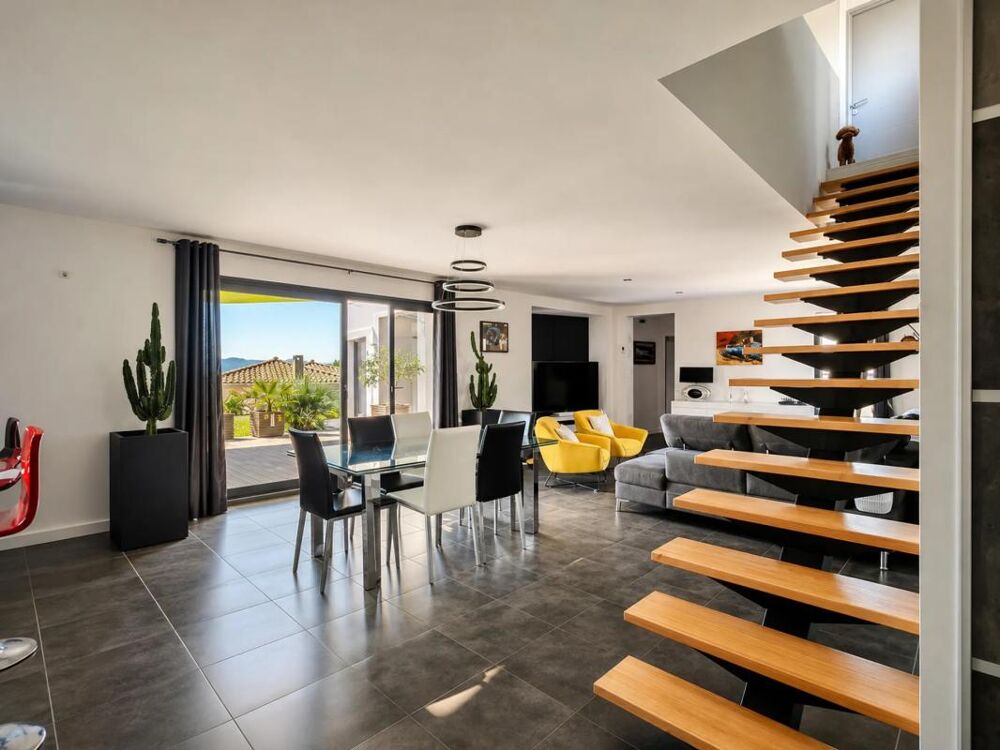 Maison contemporaine de 5 pièces de 176 m² à Montélimar