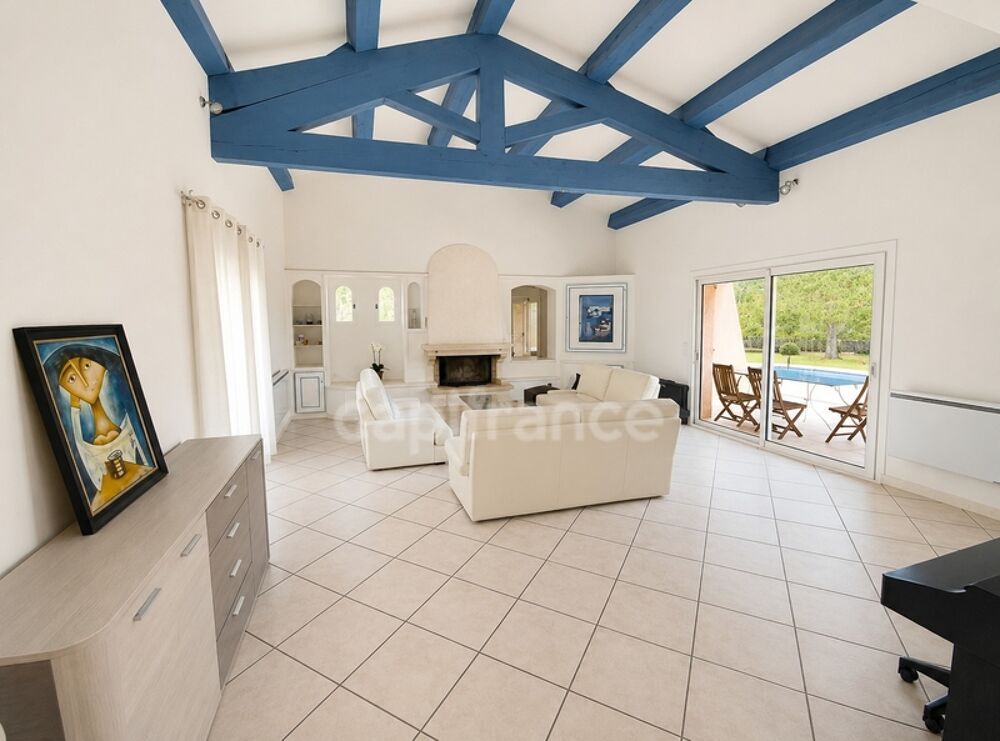 Maison à vendre 8 pièces CALLIAN (83)