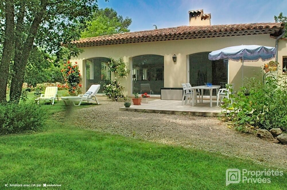 à vendre  Maison Saint-Paul-en-Forêt (83440)