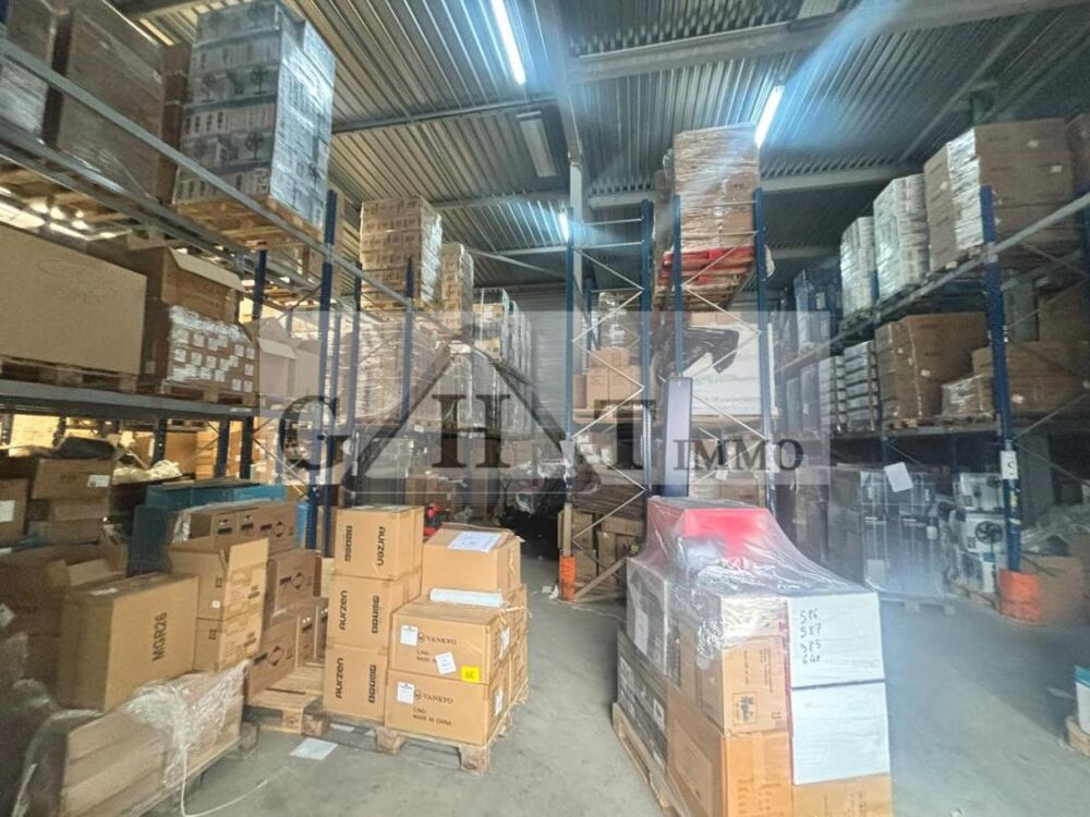   ENTREPOT BUREAUX 21!00 M² A LA VENTE A CRÉTEIL 