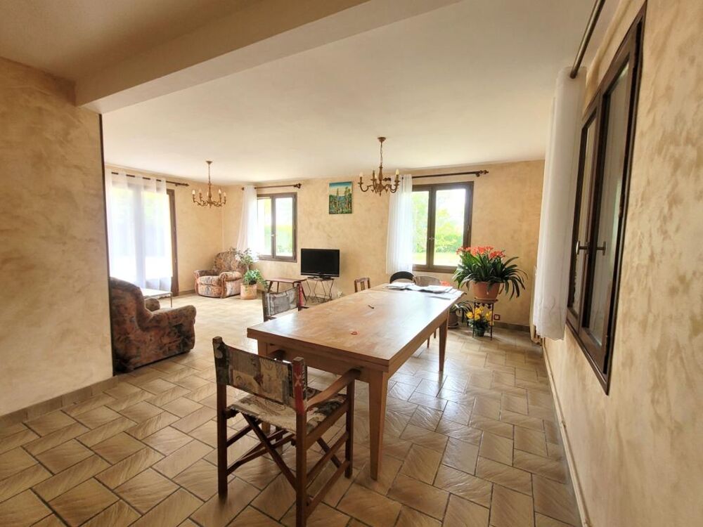Maison de 153 m² avec 6038 m² de terrain arboré