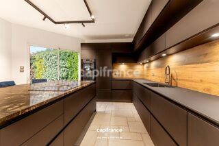  Maison � vendre 8 pi�ces 243 m�