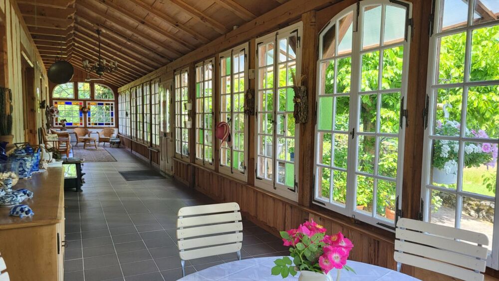 24410 Maison atypique sur 2 niveaux entre Riberac et Saint Aulaye parcelle de 4ha et un étang
