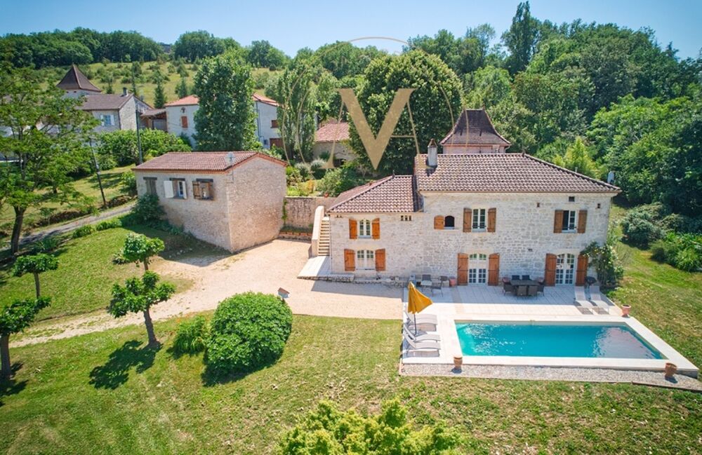 Maison de caractère avec vue dominante, piscine et gîte indépendant (47)