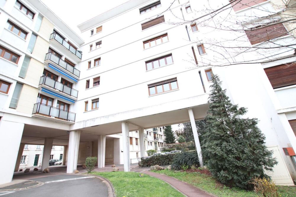 ORLEANS DUNOIS, Vaste trois pièces de 87 m2 avec parking et cave proche gare et centre ville