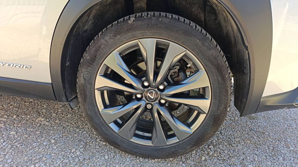 UX 250H 2.0 VVT-iE 184 F Sport 2021 occasion 84350 Courthezon