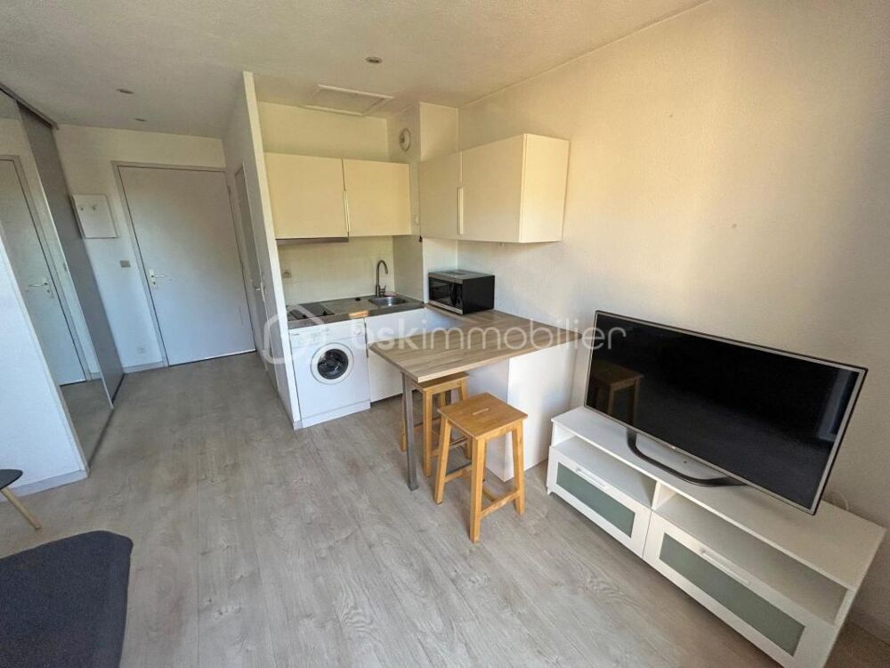 LA LONDE LES MAURES-STUDIO DE 18,3 M2 AVEC TERRASSE