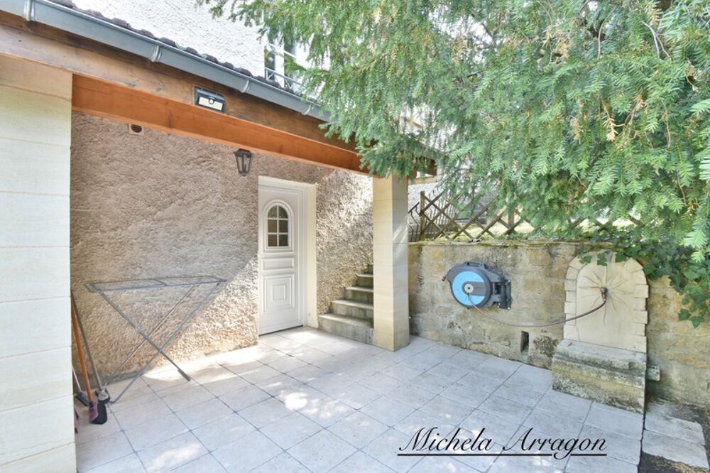 Maison atypique avec jardin au coeur de Sarlat-la-Canéda (24)