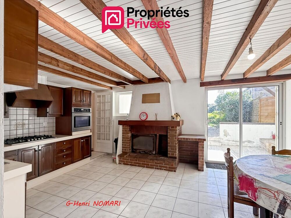 Maison Villepot 7 pièce(s) 165 m2, 4 Chambres, terrain de 745m²