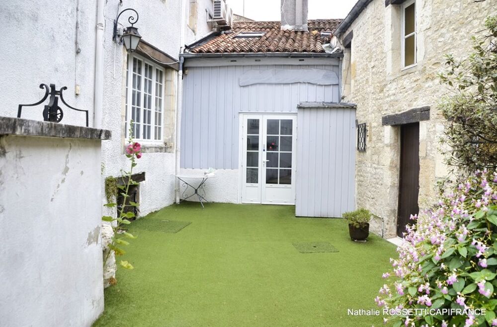 Maison à vendre SURGERES (17) Ensemble immobilier de 120 m² hab. à remettre au goût du jour!