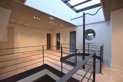   Bureaux de 378 m² non divisibles à louer au cœur du 3ème arrondissement de Paris, proche métro Réaum 