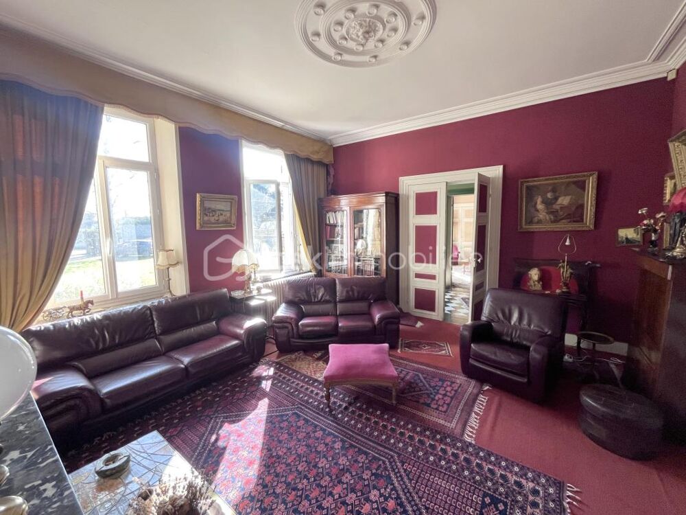 Demeure de caractère de 1855 - 324 m² habitables - Parc de 2 844 m² - 5 chambres - Dépendances. Ferrière-la-Grande