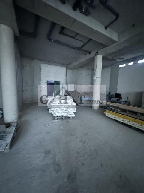   Local d'activités 600m2 à vendre Ivry 