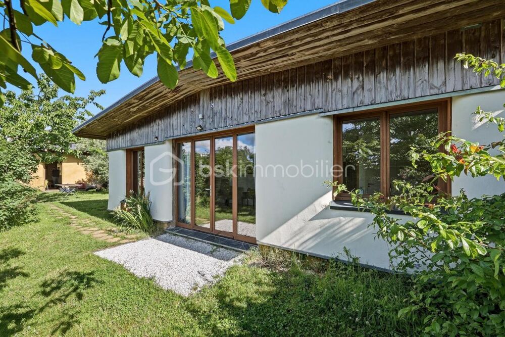 Nantes Ouest  Ensemble immobilier atypique de 236 m² avec deux maisons et studio indépendant