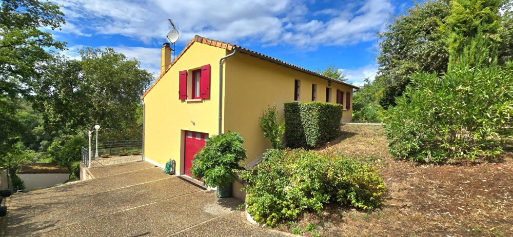 Maison individuelle de type 5, sur un terrain clos et arboré de 1316 m²