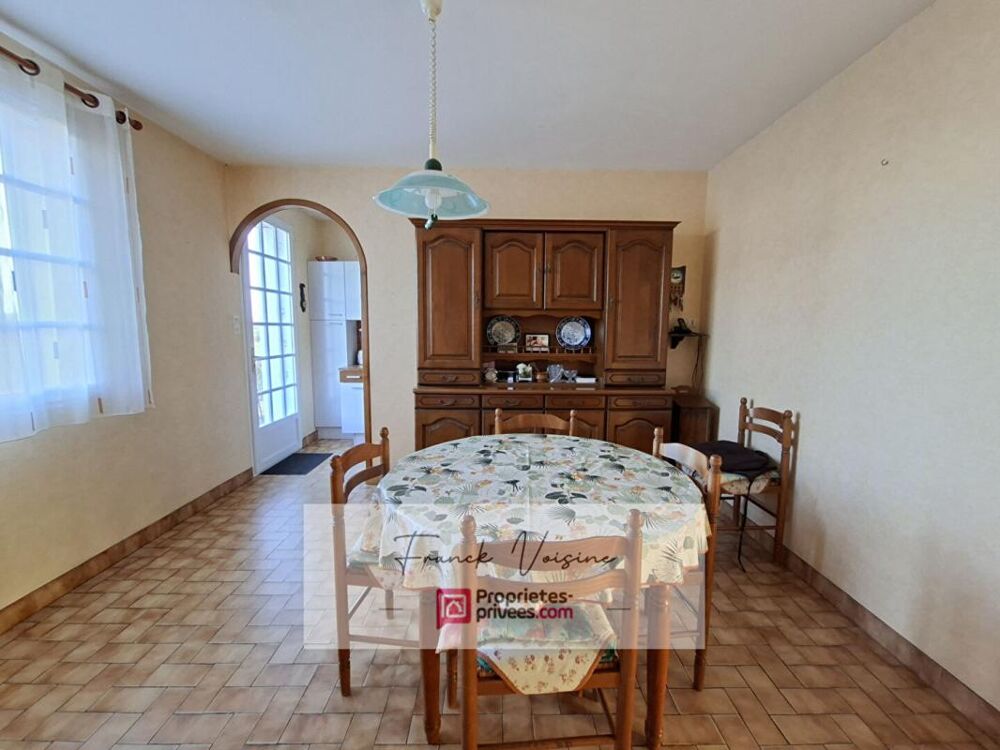 A VENDRE à Saint Paul en Pareds, maison de 137 m2 avec 2 chambres et 1 studio en sous-sol sur une parcelle de 848 m2 env