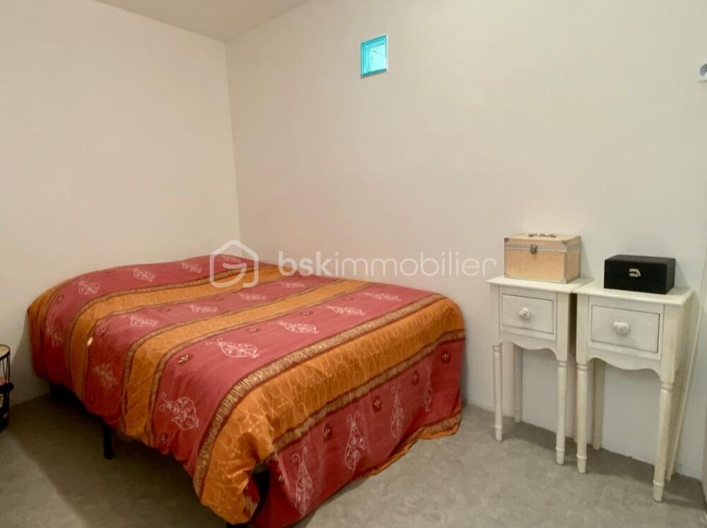 Maison de 103 m2 située en plein coeur du village - 6 pièces  fort potentiel d'aménagement