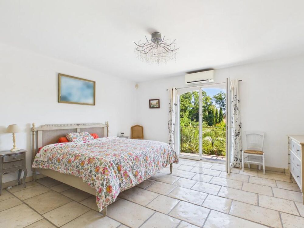 � vendre  Villa Montauroux (83440)