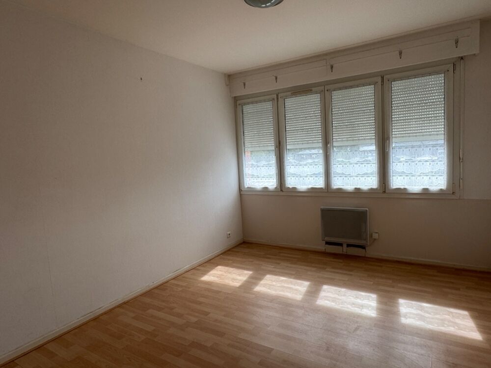APPARTEMENT 3 CHAMBRES, CAVE, GARAGE, STATIONNEMENT ET JARDIN