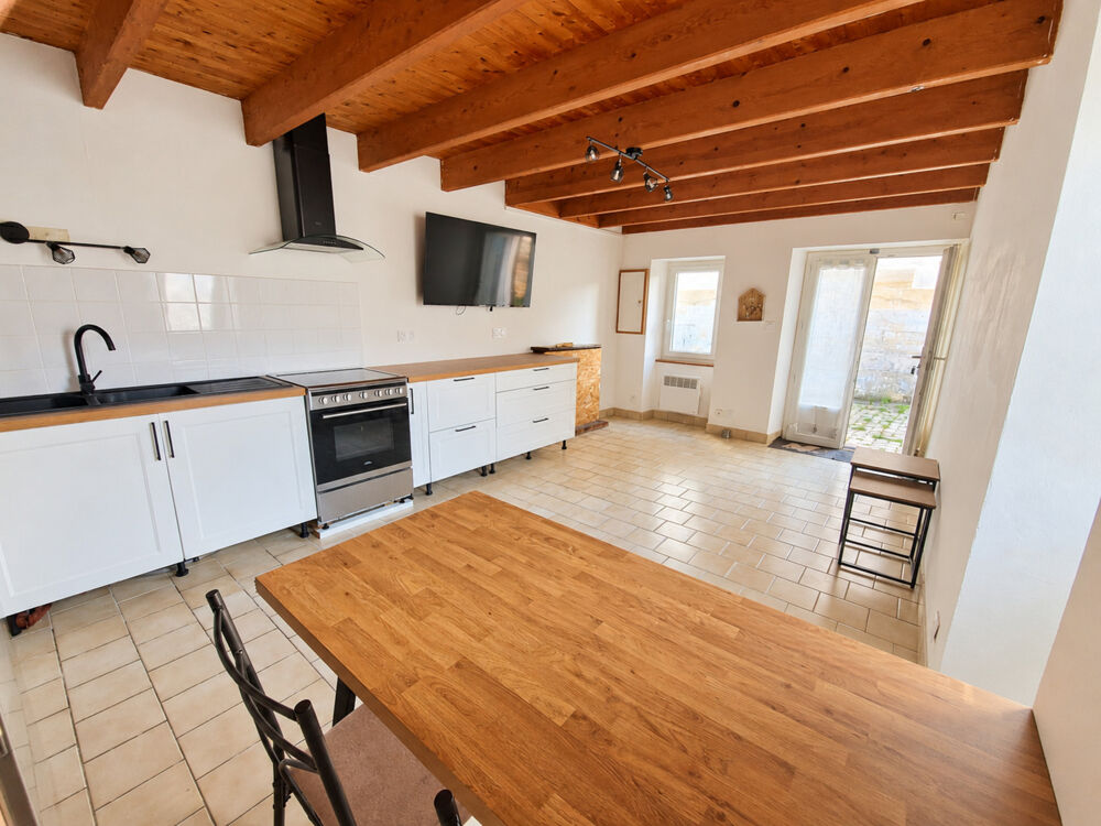Vente Maison Maison à vendre 2 pièces TONNAY BOUTONNE (17) 47 m² habitables Tonnay boutonne