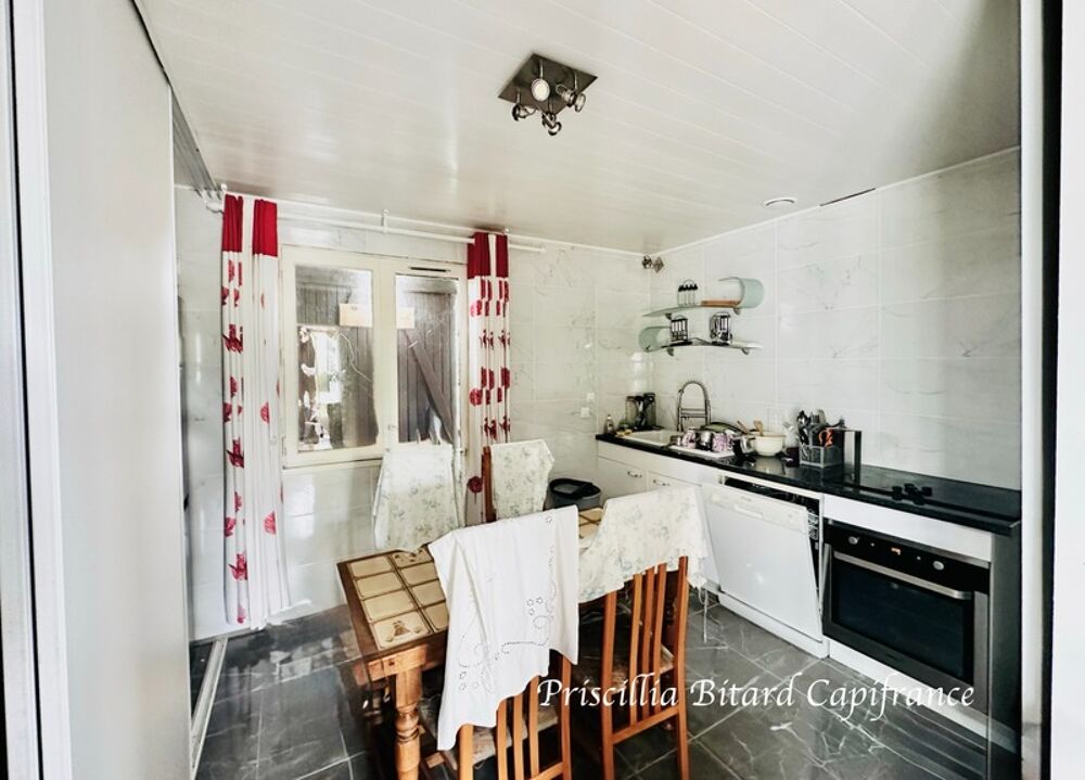 Maison à fort potentiel avec grand sous-sol aménageable  Bourgneuf, proche La Rochelle