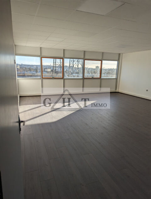 A VENDRE NEUILLY SUR MARNE BUREAUX 300M2 700000 93330 Neuilly sur marne