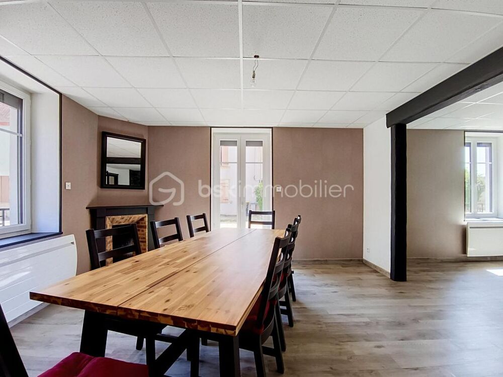 Maison entièrement rénovée de 130 m² avec garage et potentiel d'aménagement