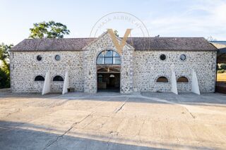  Propriété/château à vendre 7 pièces 270 m²