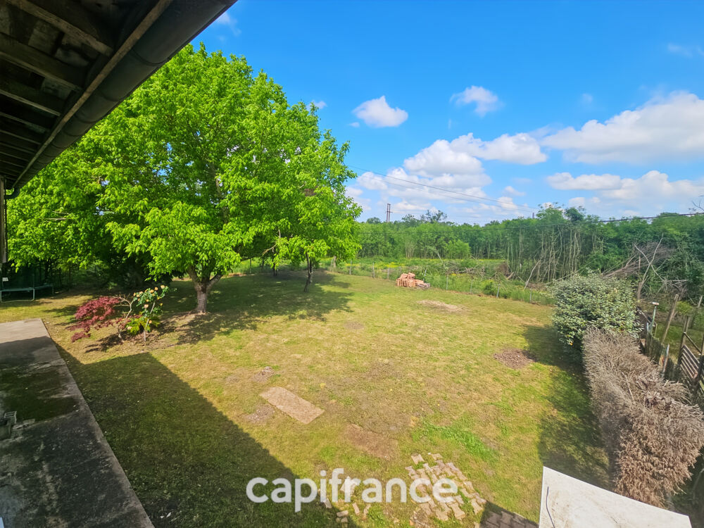 Maison à vendre 8 pièces, 164 m² AMBES (33), jardin, garage