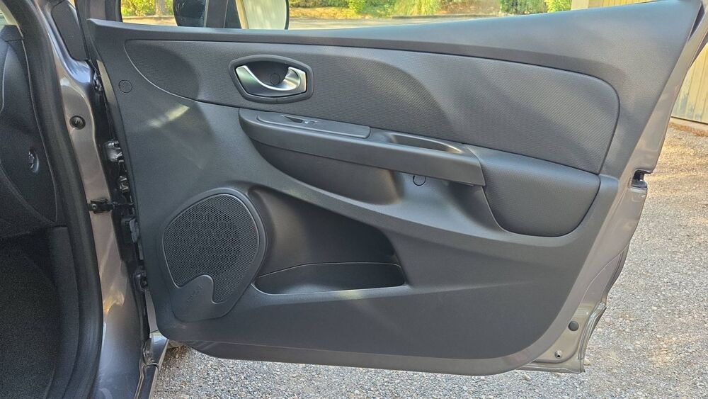Clio 0.9 TCe 90 eco2 Intens - Premi&egrave;re main 2015 occasion 83340 Le Luc