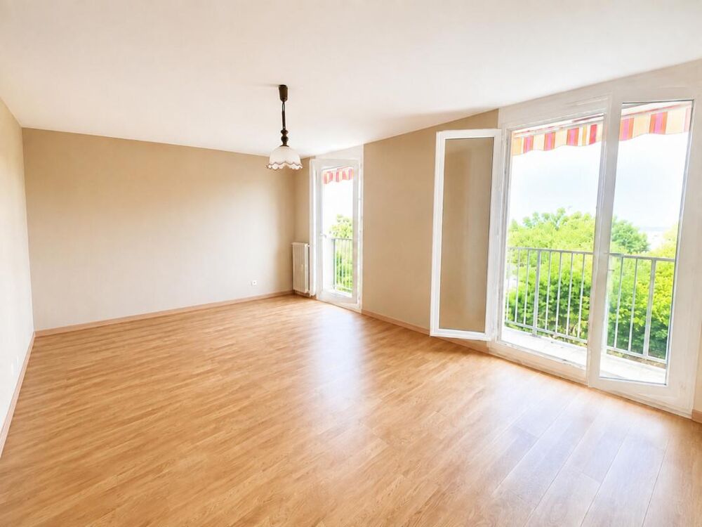 Vente Appartement Saint-Cyr-sur-Loire – Bel appartement T3 lumineux avec ascensceur, garage, cave et balcon Saint cyr sur loire