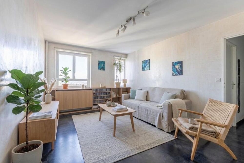 Appartement 2 pièces 48 m² · à Paris 19 · 48 m² · 360 000 €