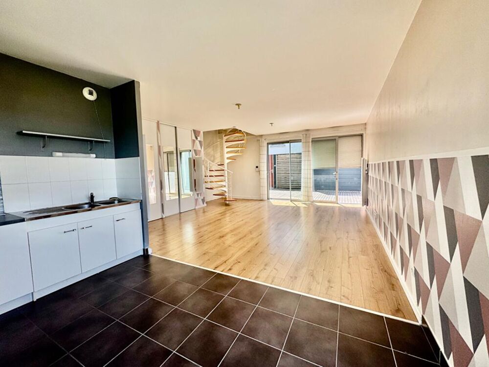 Appartement en Duplex de 70m2 , 2 chambres,,terrasse dans résidence sécurisée avec places de parking