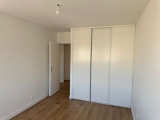  Appartement à louer 3 pièces 64 m²