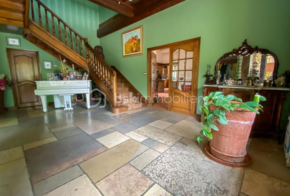  vendre  Proprit/chteau Savigneux (01480)