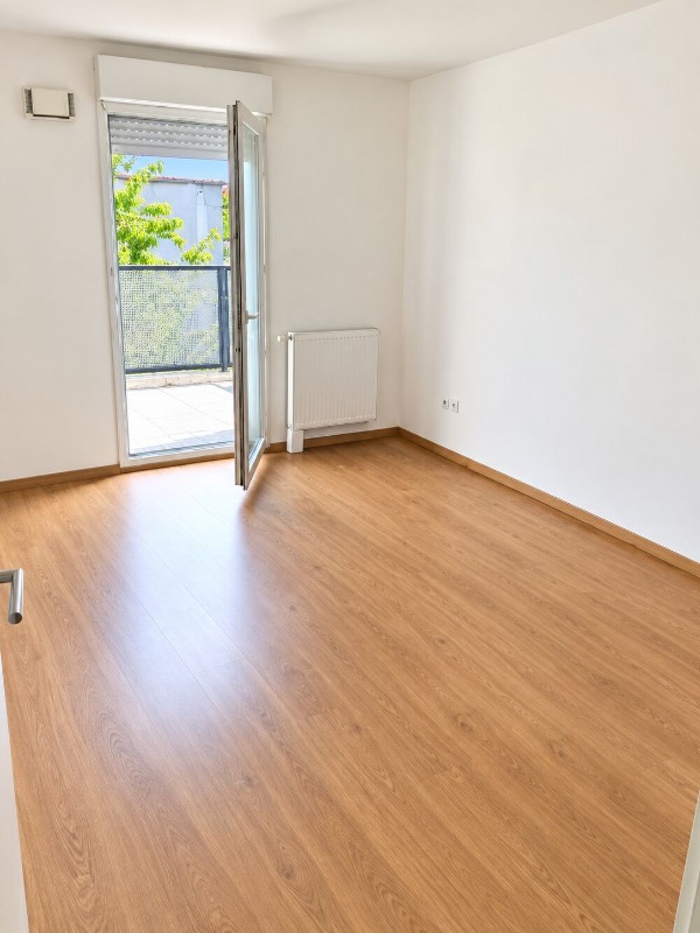 Location Appartement T4 avec balcons et double parking à NOISY LE SEC Noisy le sec