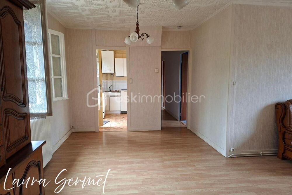 Maison individuelle de plein pied - grand terrain - dépendances