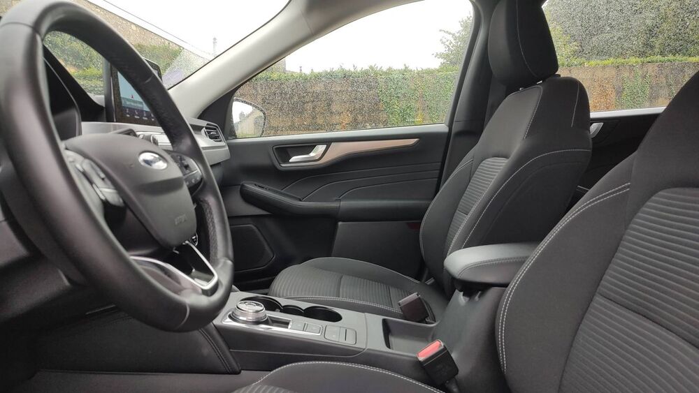 Kuga 2.5 Duratec 190 Hybrid CVT Titanium - Garantie constructeur 2022 occasion 16710 Saint Yrieix Sur Charente