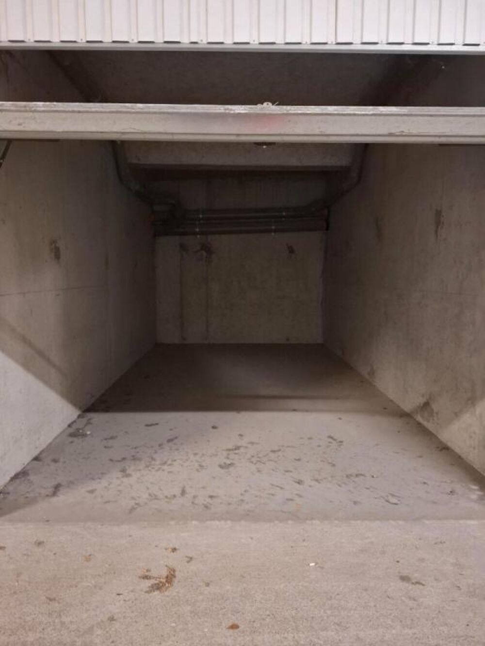 Location Parking/Garage GARAGE BOXE FERME FONTAINES SUR SAONE Fontaines sur saone