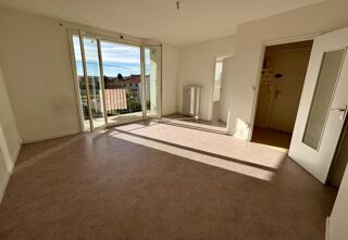  Appartement à louer 4 pièces 76 m²