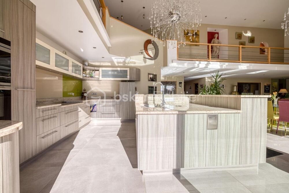 à vendre  Propriété/château Chapeiry (74540)