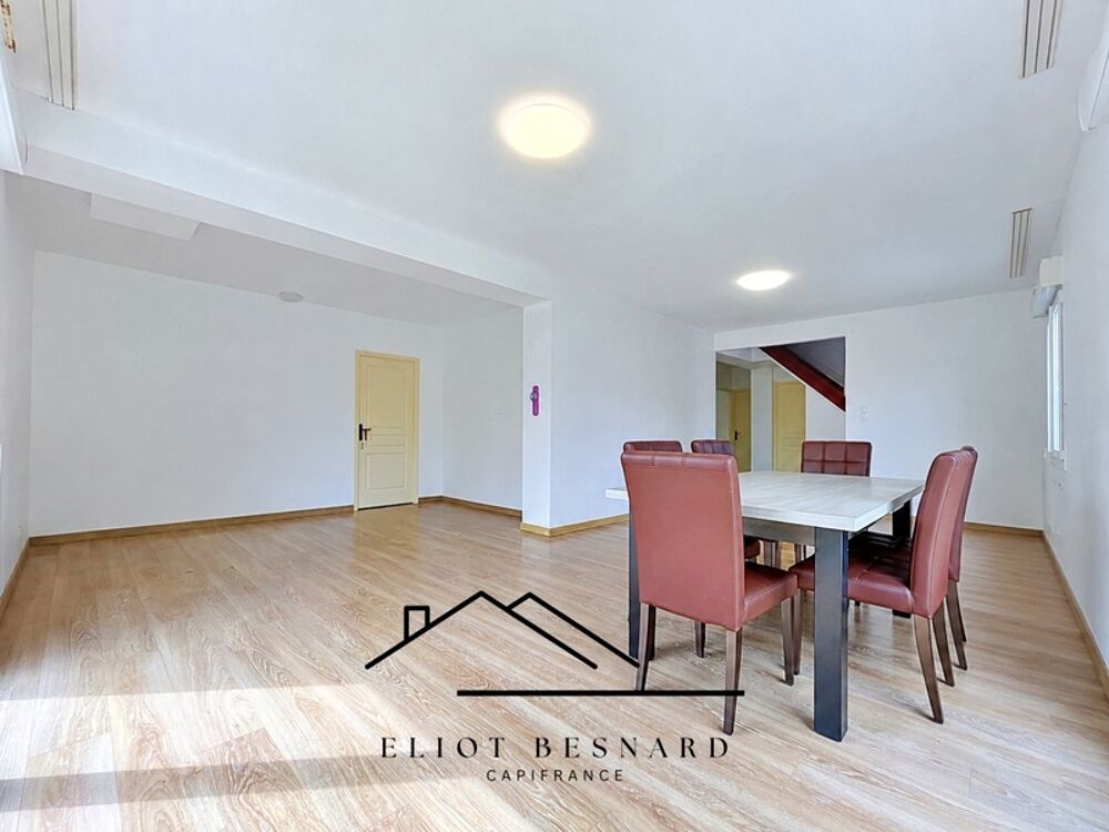 SITUÉE PROCHE DE MONDEVILLE, belle maison familiale 200 m2, 6 chambres avec vie de plain-pied, au calme écoles et commerces à pr