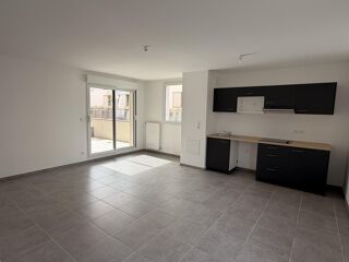  Appartement à louer 4 pièces 87 m²