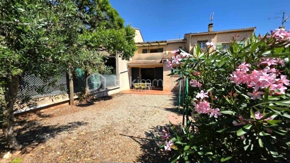 A Le Luc (Var) - Maison jumelée - 101m² - 3 chambres - Jardin - Parkings