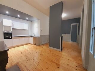  Appartement à louer 5 pièces 128 m²