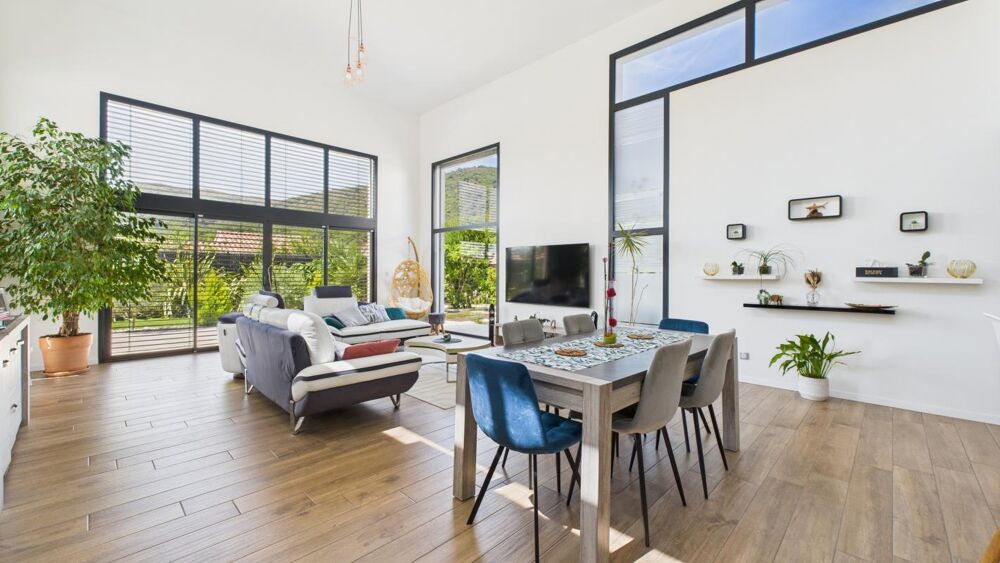 � vendre  Maison Saint-Georges-les-Bains (07800)